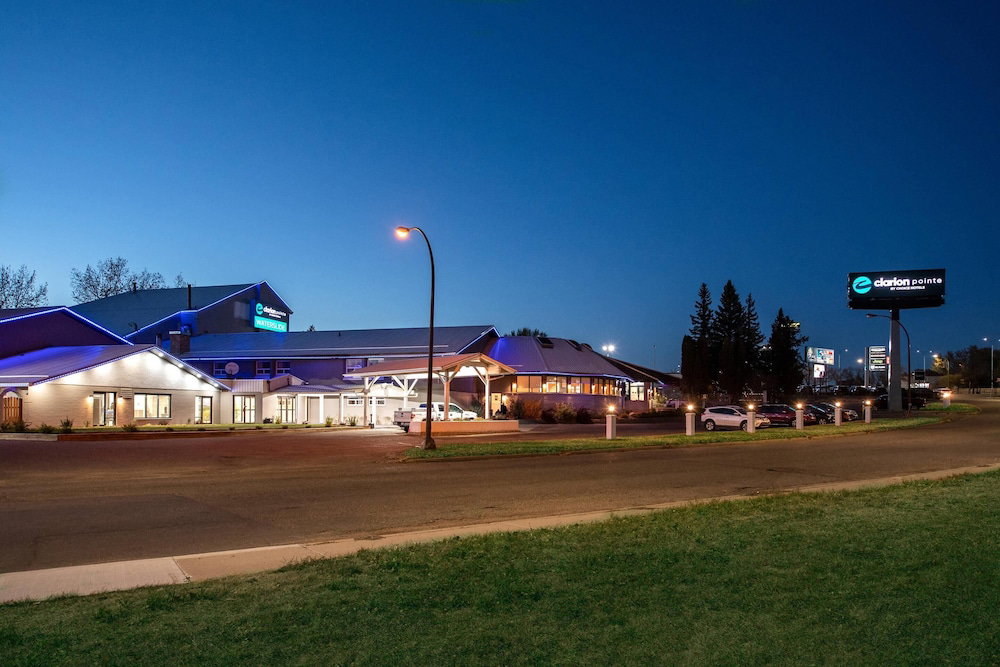 Hotel Clarion Pointe Medicine Hat Saamis Tepee