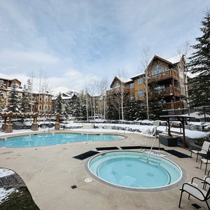Hotel Mountain Retreat - Heated Pool & Hot-Tub & Sauna cazare Canmore