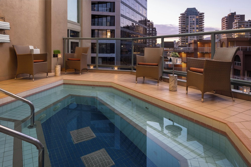 Hotel The Parker Hotel And Rooftop