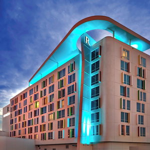 Hotel Renaissance Edmonton Airport Hotel cazare Leduc