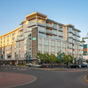 Hotel The Sidney Pier Hotel cazare North Saanich