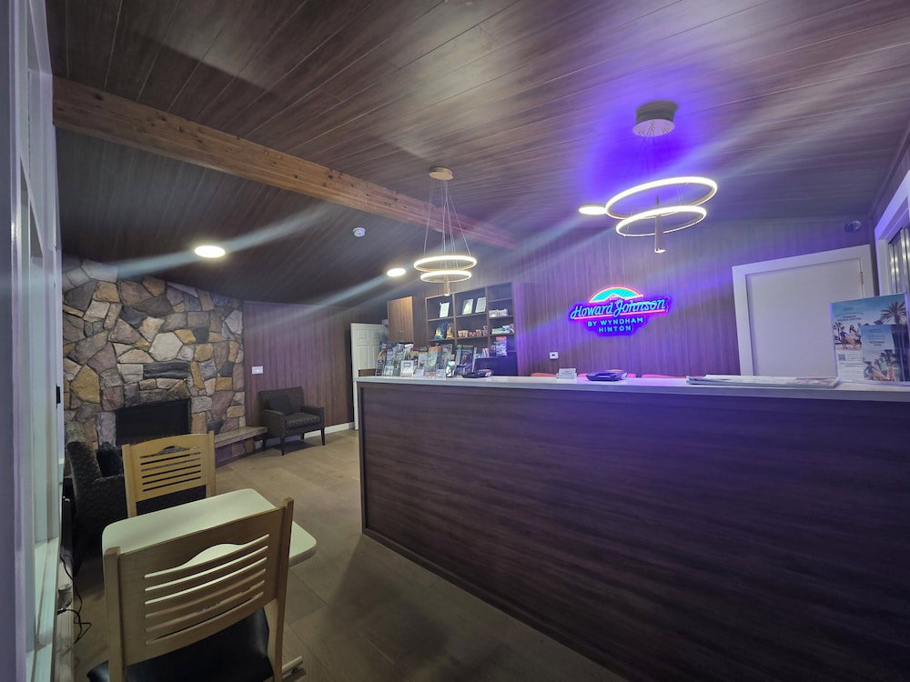 Hotel Howard Johnson By Wyndham Hinton