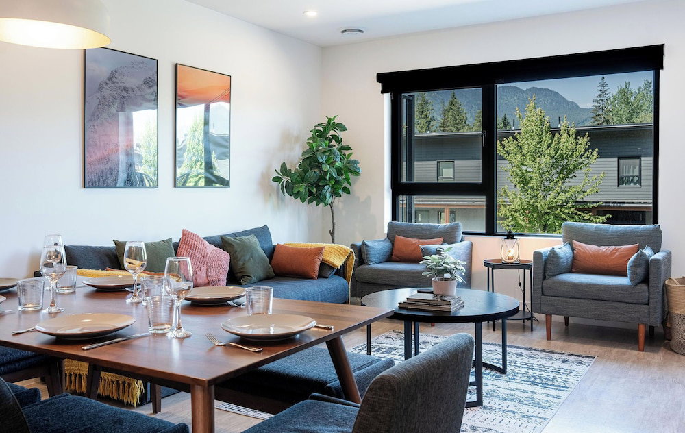 Hotel Cedar And Loam By Revelstoke Vacations