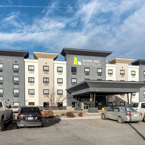 Hotel Home Inn And Suites Regina Airport cazare Regina