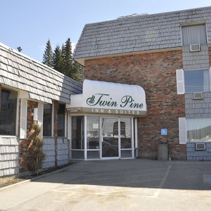 Hotel Twin Pine Inn & Suites cazare Hinton