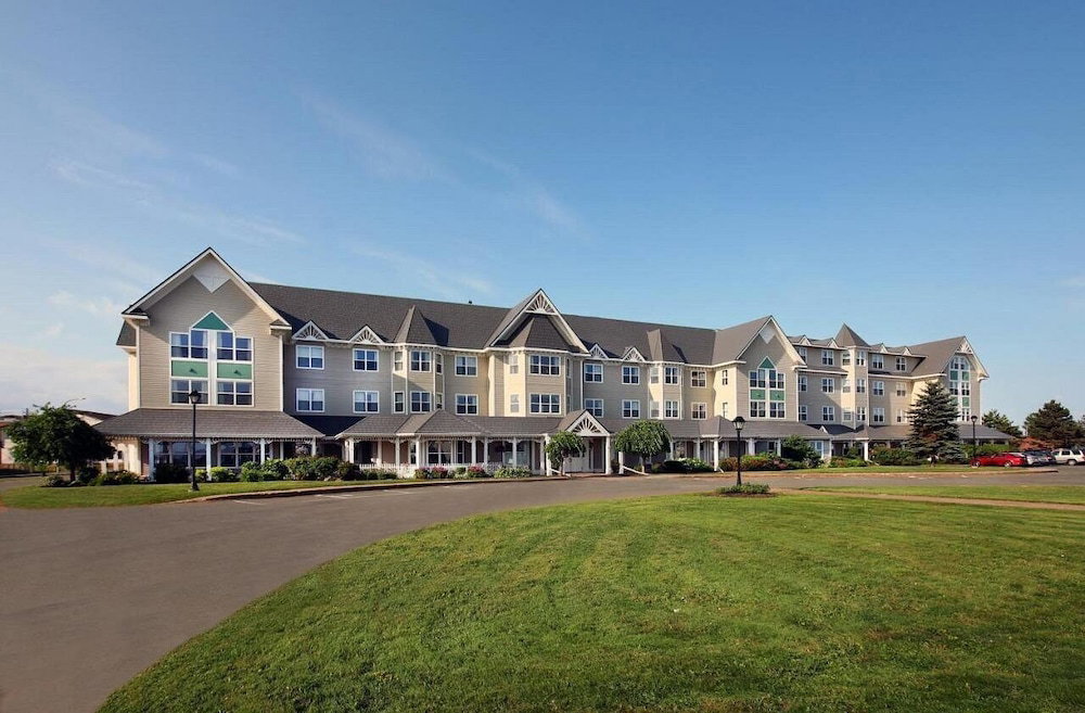 Hotel Loyalist Country Inn & Conference Centre