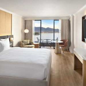 Hotel Pinnacle Hotel Harbourfront cazare West End