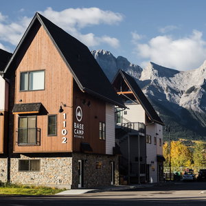 Hotel Basecamp Resorts Canmore cazare Canmore