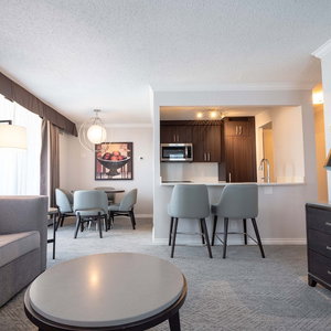 Hotel La Grande Residence Vancouver At The Sutton Place Hotel cazare West End