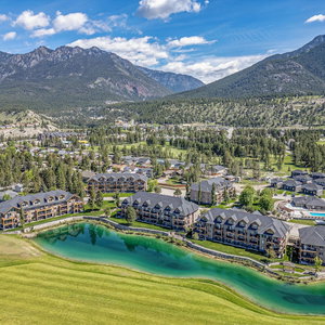 Hotel Bighorn Meadows Resort cazare Invermere