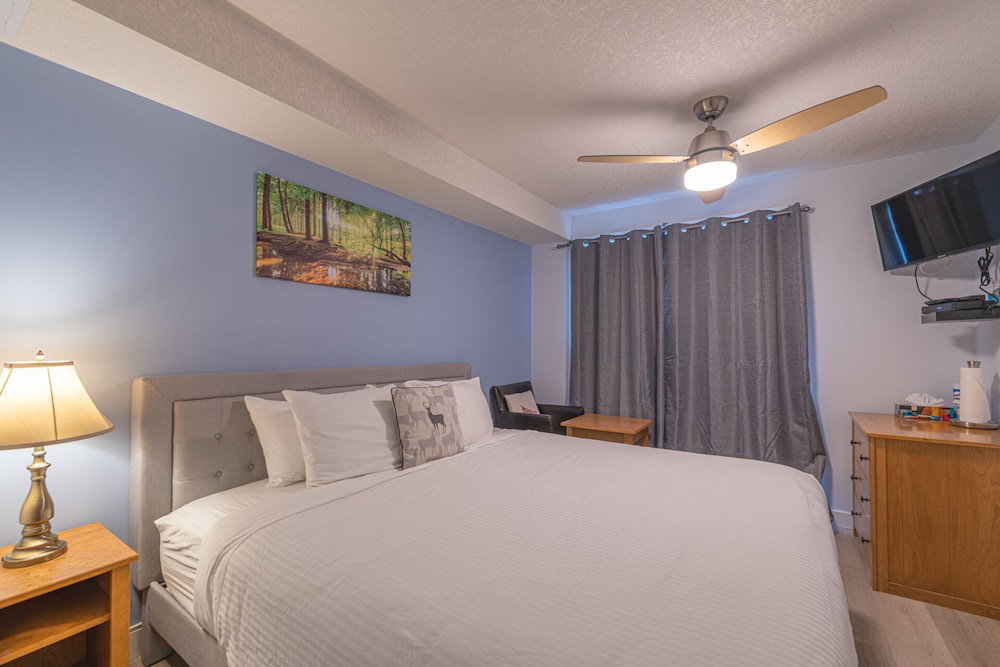 Hotel One Hotel Room With King Bed & Ac