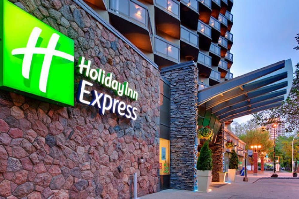 Hotel Holiday Inn Express Edmonton Downtown By Ihg