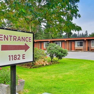 Hotel Arbutus Grove Motel cazare Parksville