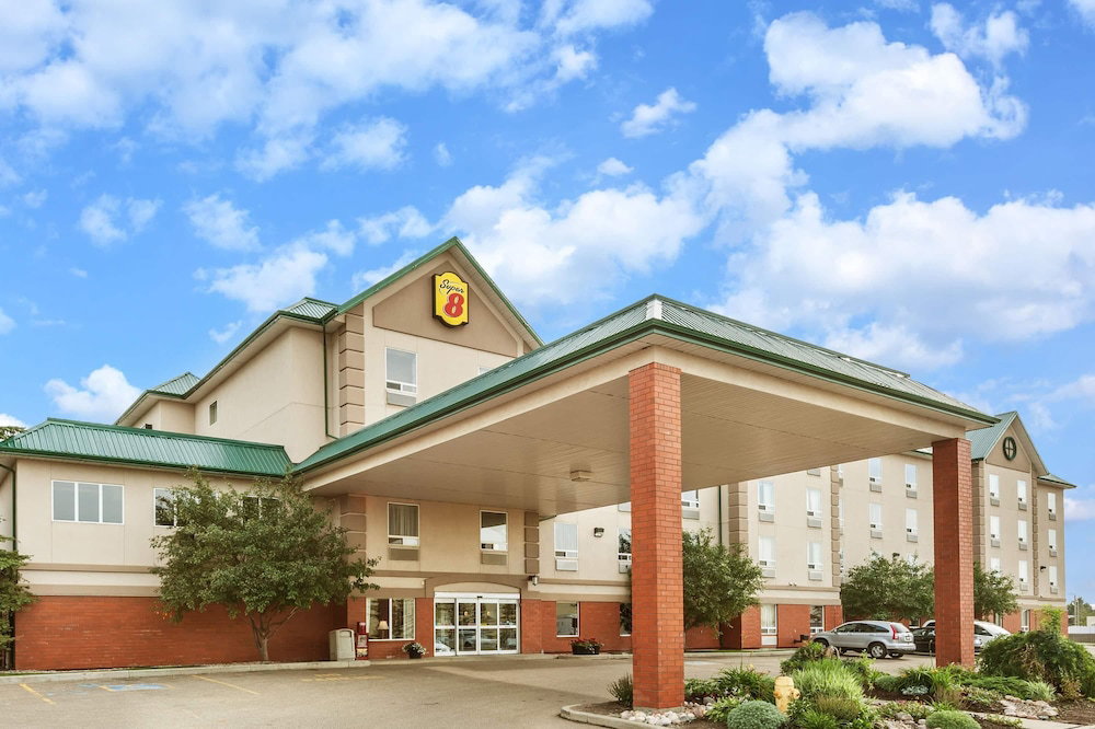Hotel Super 8 By Wyndham Edmonton South