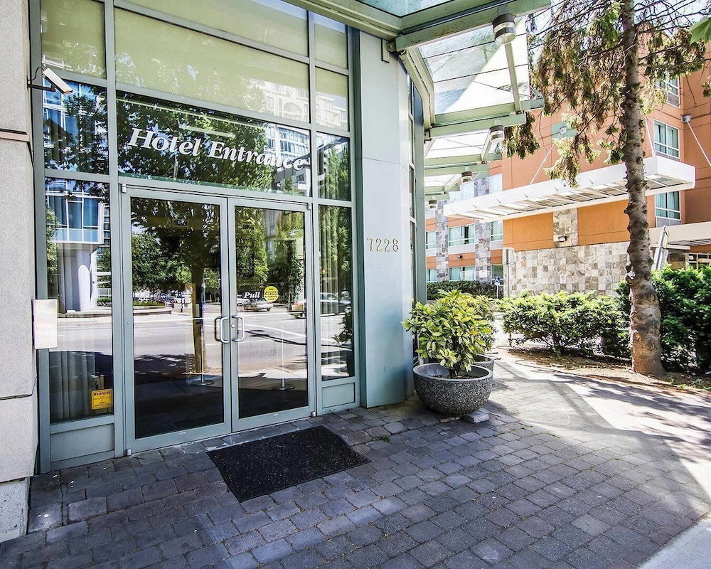 Hotel Comfort Hotel Vancouver Airport