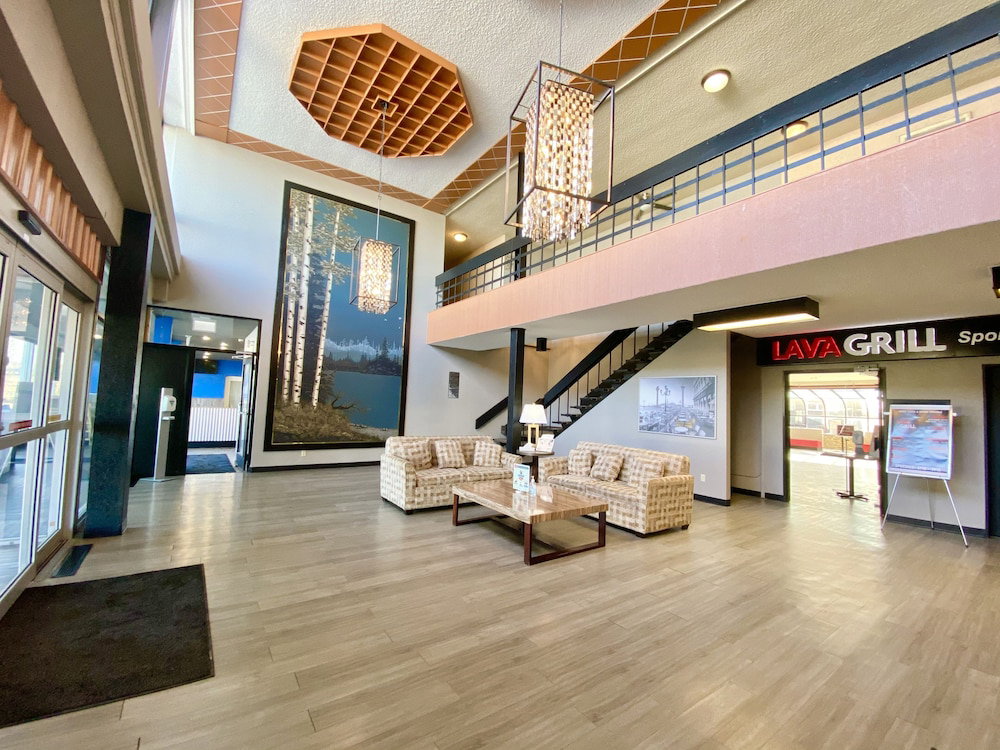 Hotel Ramada By Wyndham Whitecourt