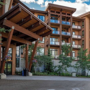 Hotel The Sutton Place Hotel Revelstoke Mountain Resort cazare Revelstoke