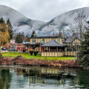 Hotel Riverside Inn cazare Lake Cowichan
