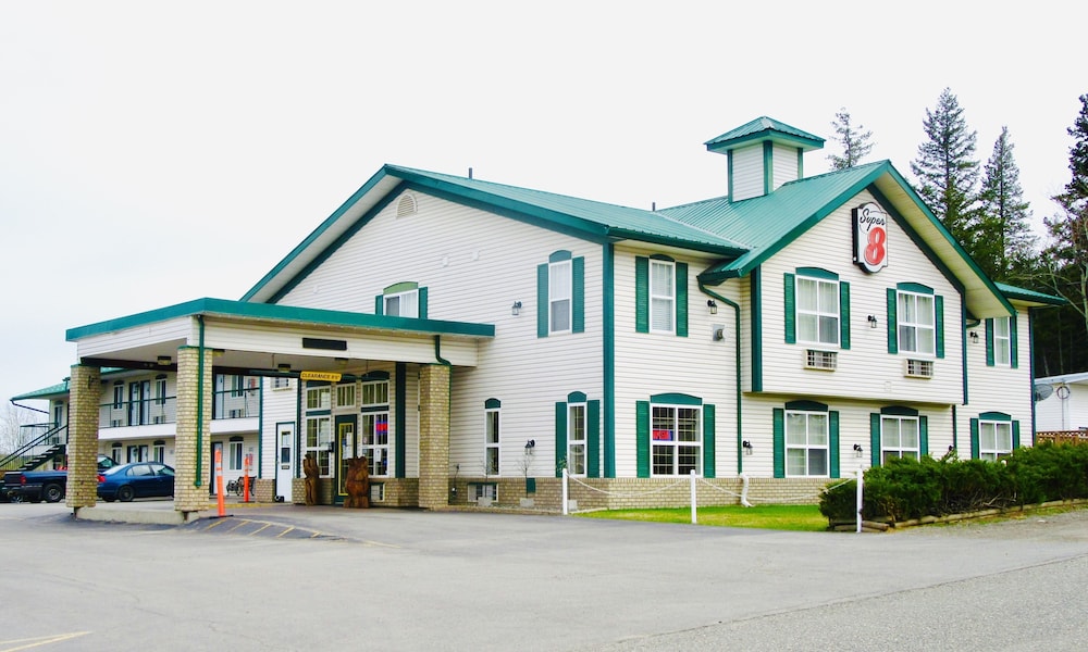 Hotel Super 8 By Wyndham 100 Mile House