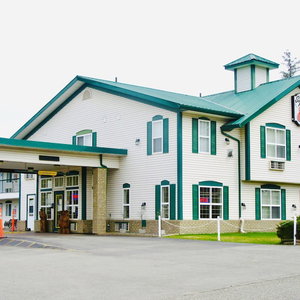 Hotel Super 8 By Wyndham 100 Mile House cazare 100 Mile House
