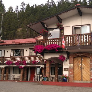 Hotel Gables Motel cazare Invermere