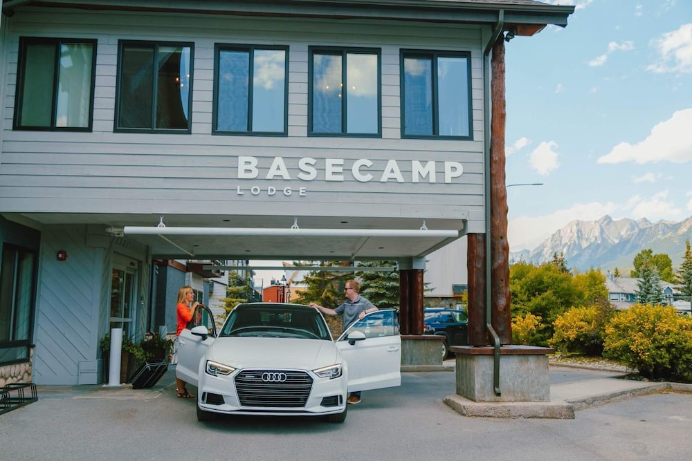 Hotel Basecamp Lodge Canmore
