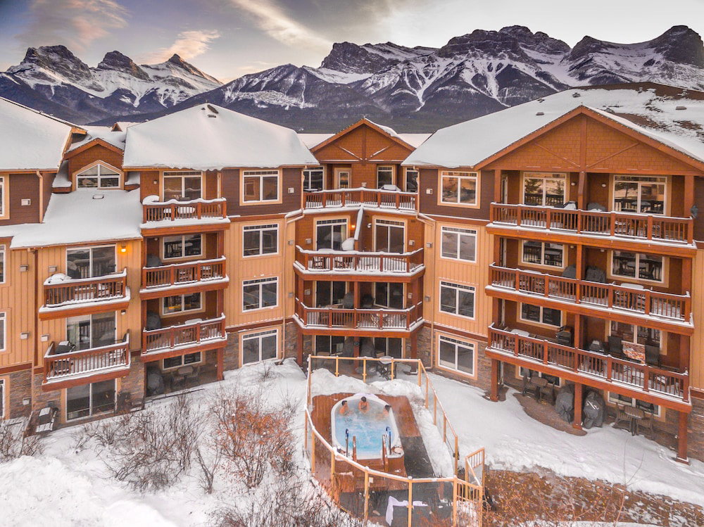 Hotel Falcon Crest Lodge By Clique