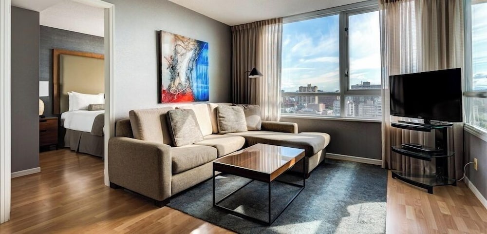 Hotel Carmana Hotel & Suites