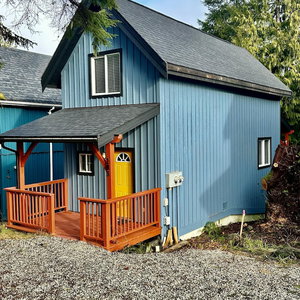 Hotel Black Bear Cottage cazare Ucluelet