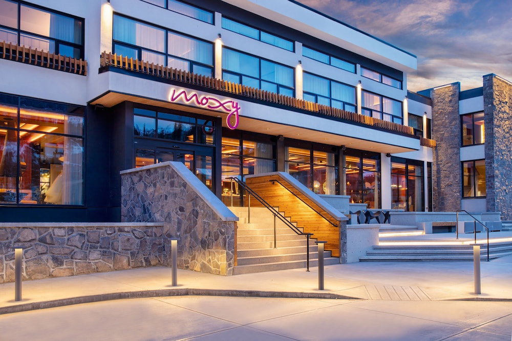 Hotel Moxy Banff
