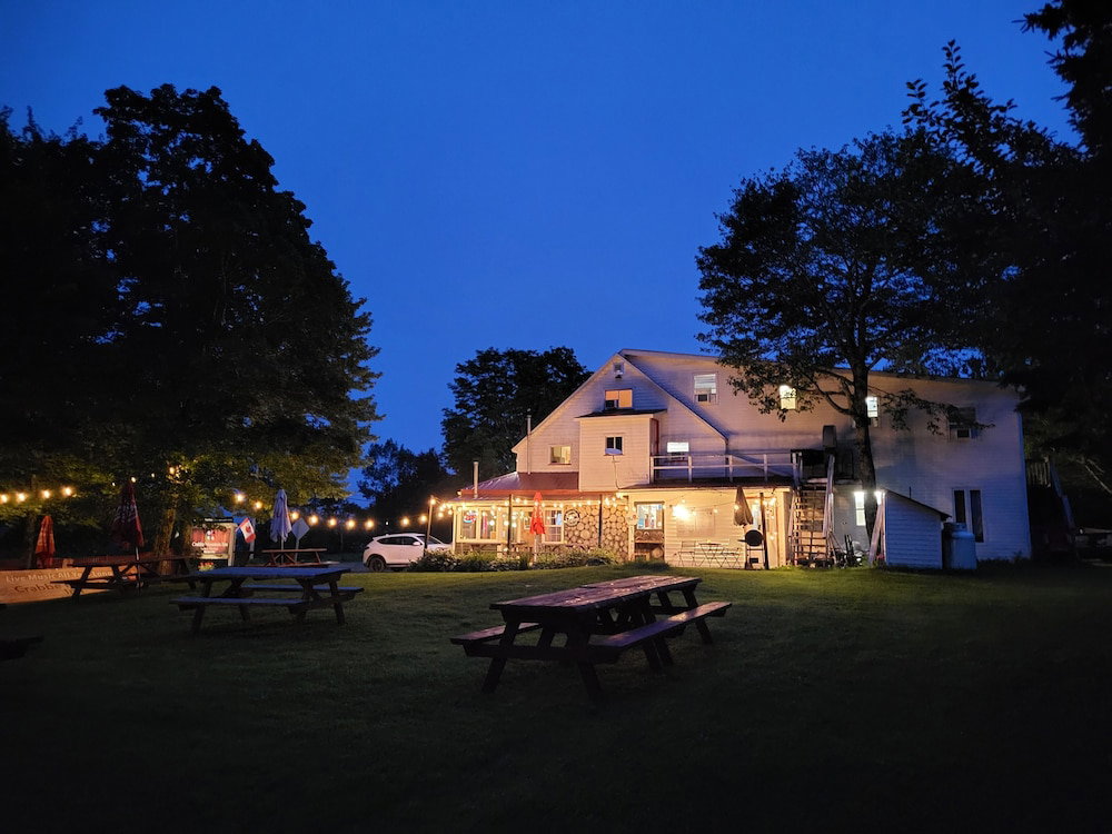 Hotel Crabbe Mountain Inn
