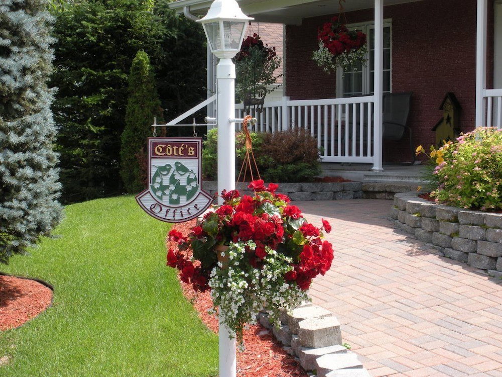 Hotel Cote's Bed & Breakfast Inn
