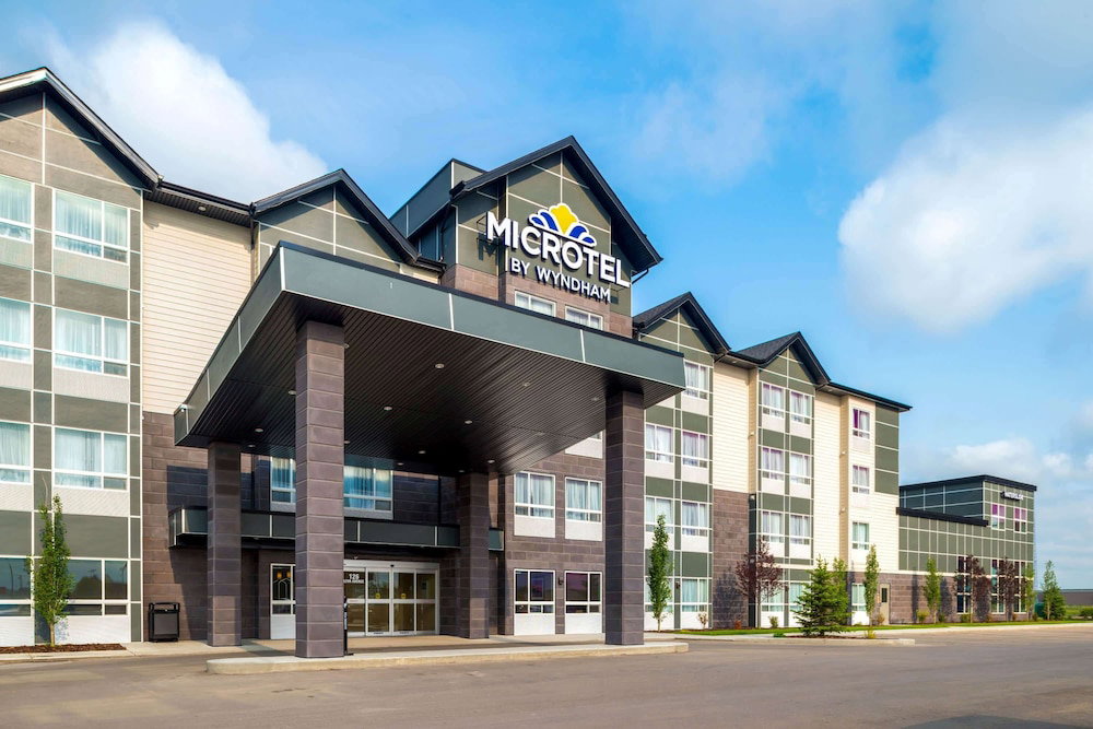 Hotel Microtel Inn & Suites By Wyndham Red Deer