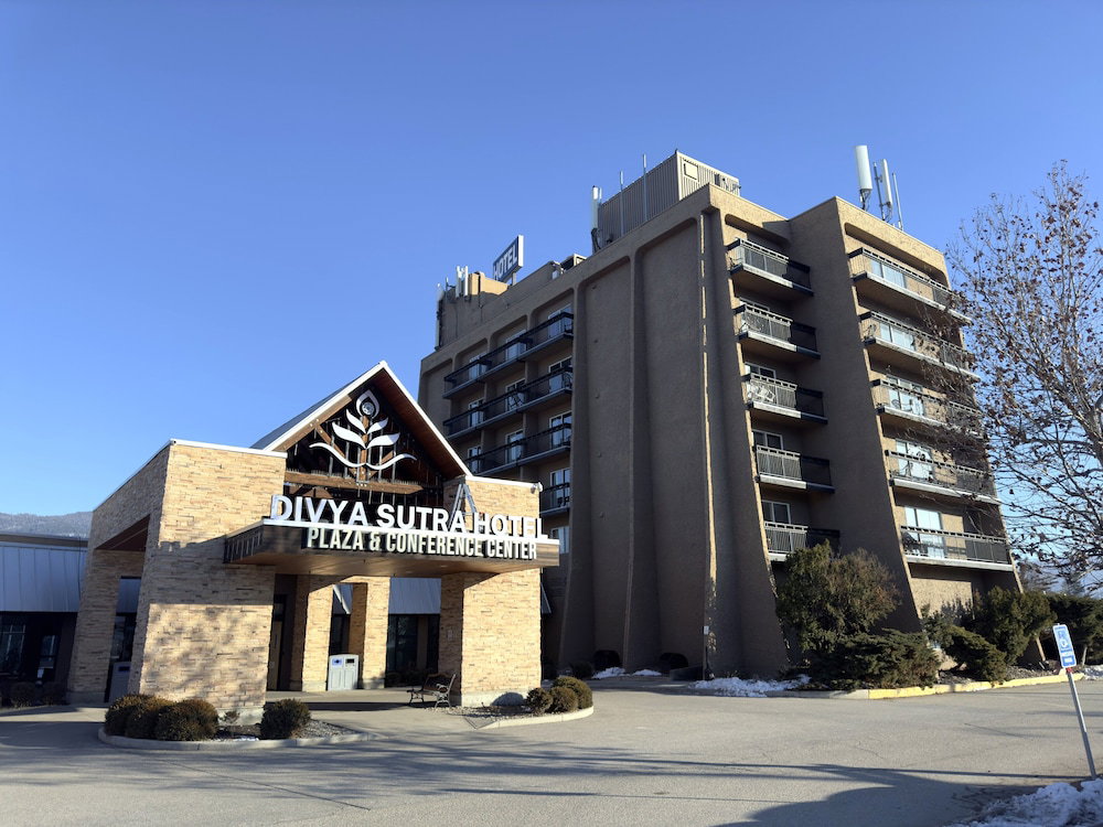 Hotel Divya Sutra Plaza And Conference Centre, Vernon, Bc