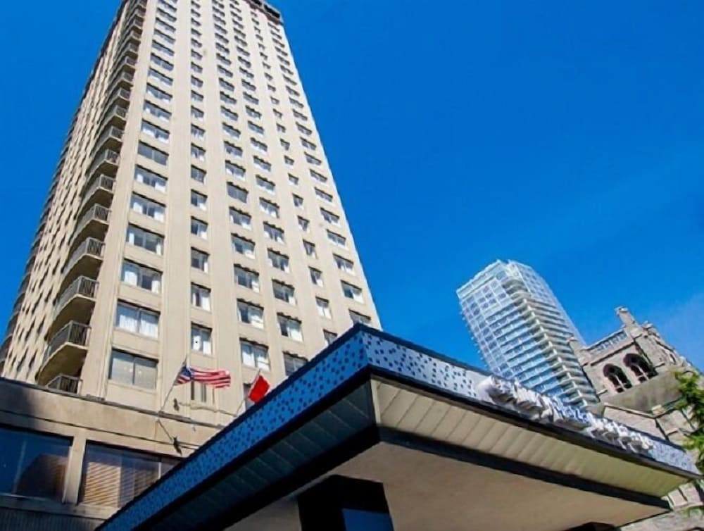 Hotel Century Plaza Hotel