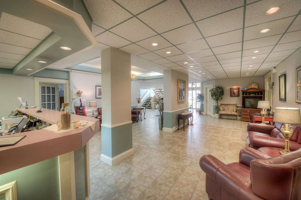 Hotel Claymore Inn & Suites