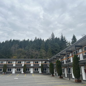 Hotel Chalet Inn cazare Kitimat