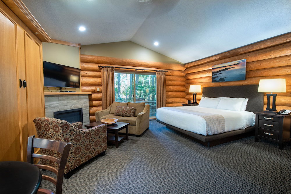 Hotel Tigh-Na-Mara Seaside Spa Resort