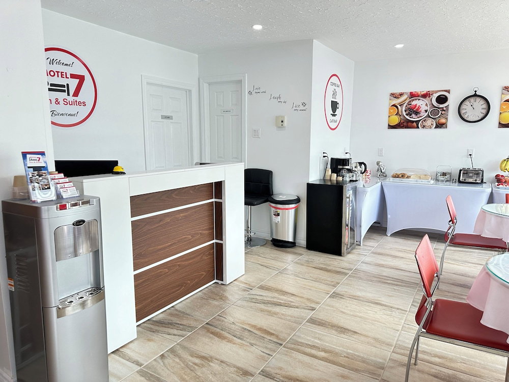 Hotel Motel 7 Inn & Suites
