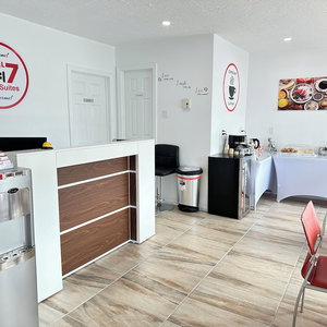 Hotel Motel 7 Inn & Suites cazare Dunlop