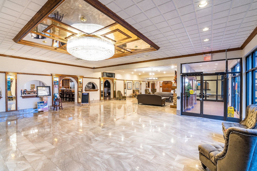 Hotel Ramada By Wyndham Thunder Bay Airlane Hotel
