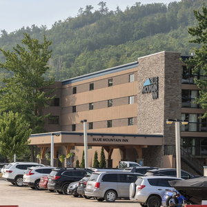 Hotel Blue Mountain Resort Inn cazare Collingwood