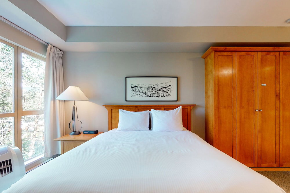Hotel Whistler Peak Lodge