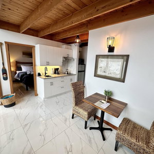 Hotel Doc Holiday Cabin cazare Ucluelet