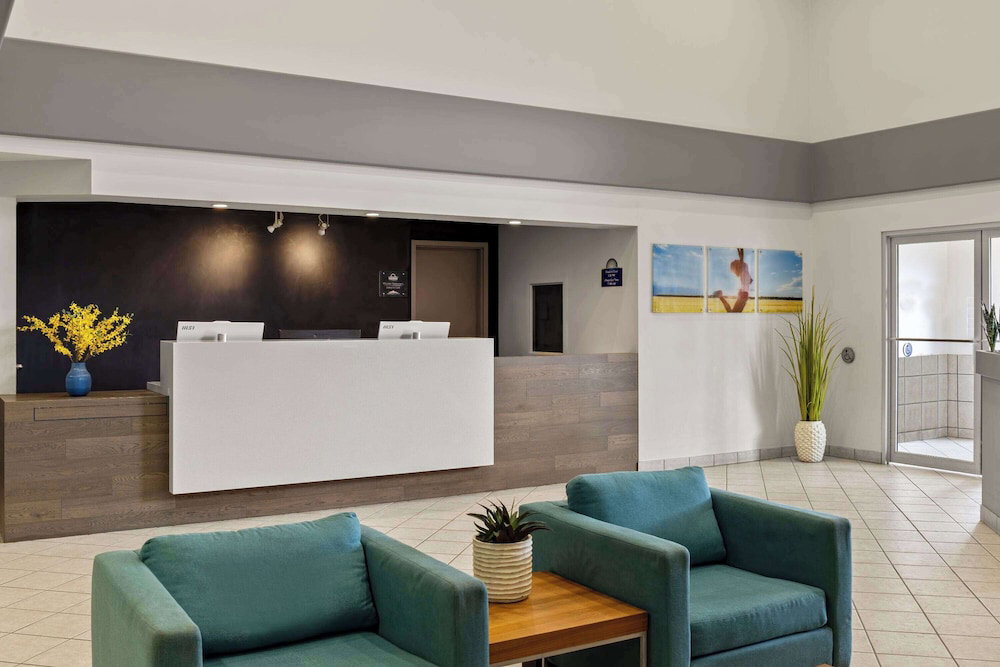 Hotel Days Inn By Wyndham Steinbach