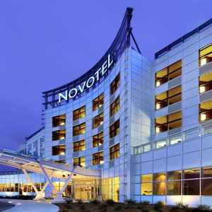 Hotel Novotel Montreal Aeroport cazare Saint-Laurent
