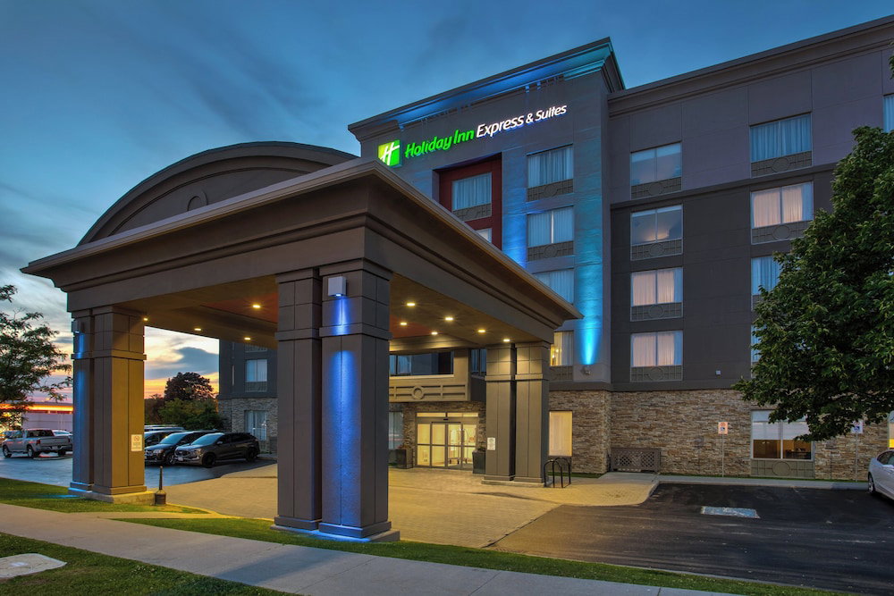 Hotel Holiday Inn Express & Suites Kingston Central By Ihg