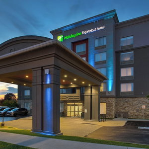 Hotel Holiday Inn Express & Suites Kingston Central By Ihg cazare Kingston