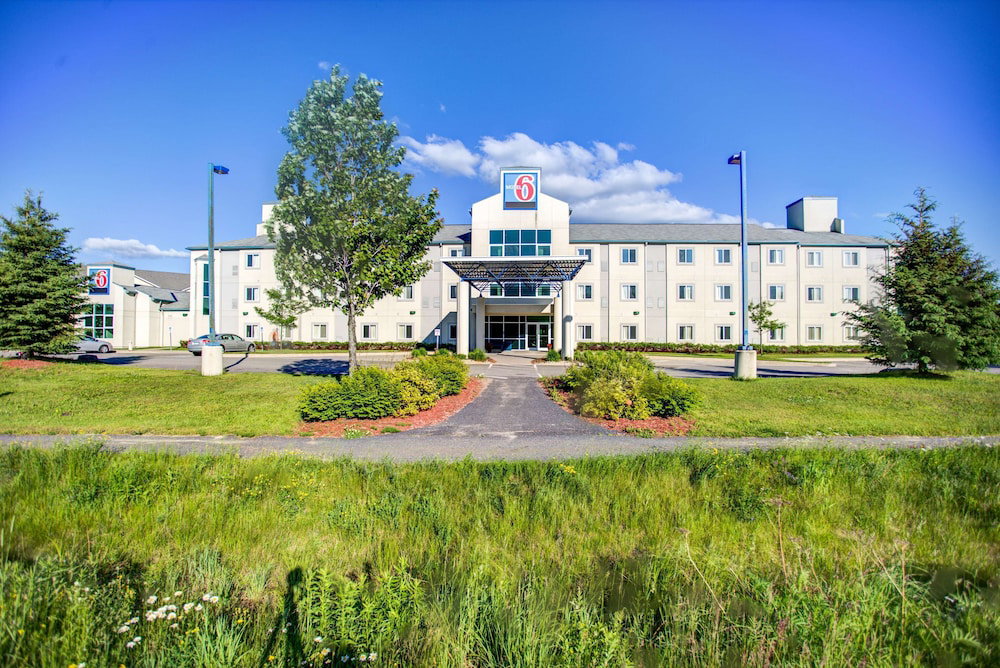 Hotel Motel 6 Huntsville, On