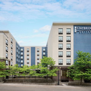 Hotel Staybridge Suites Hamilton Downtown By Ihg cazare Hamilton
